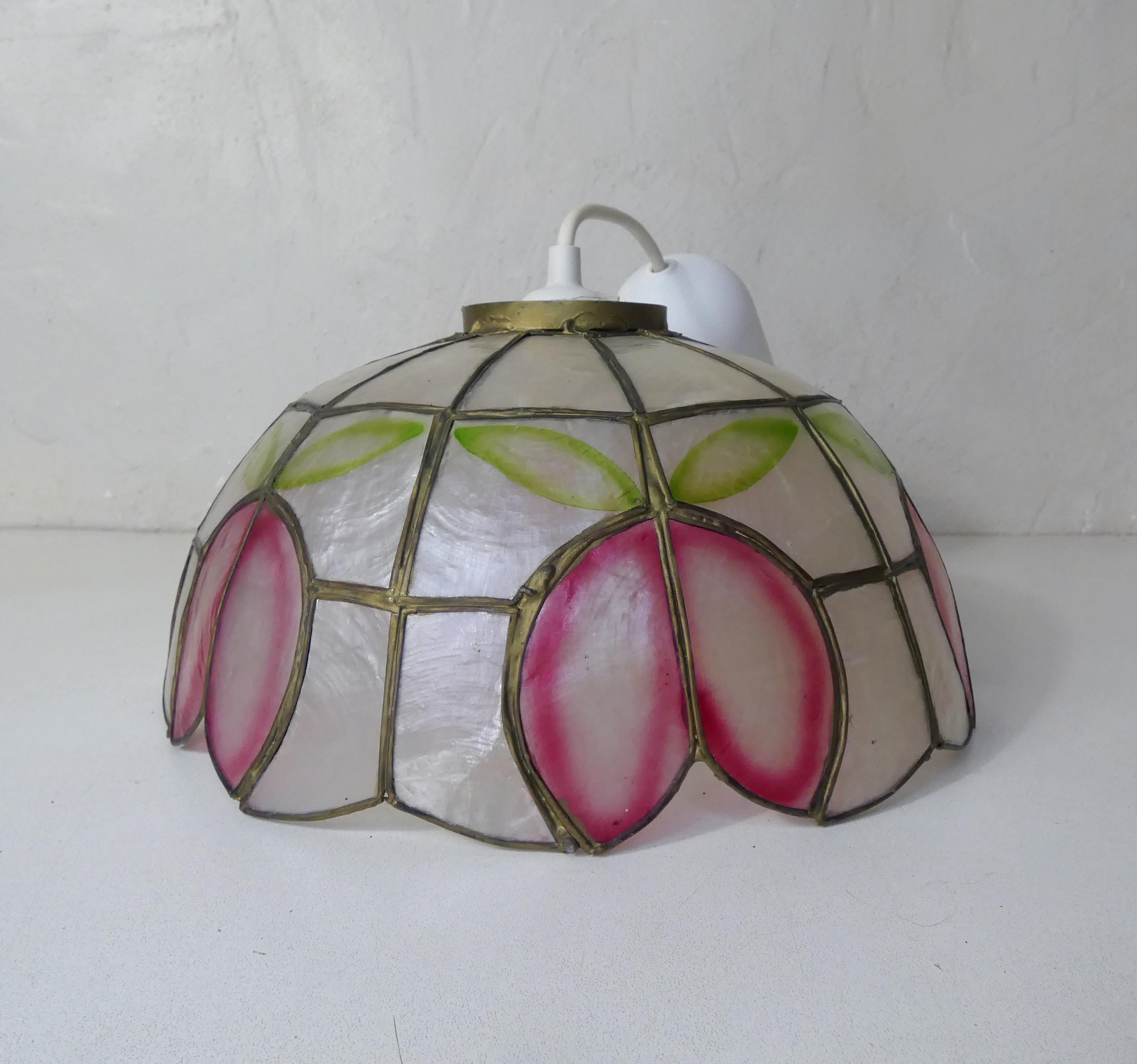 suspension luminaire in mother-of-pearl decoration flower