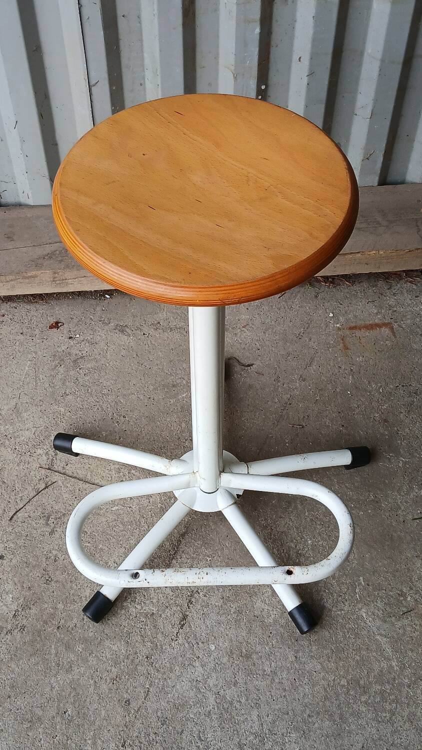 Telescopic bar or workshop stool