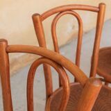 Chaise bistrot gaufrée par les éditions Baumann