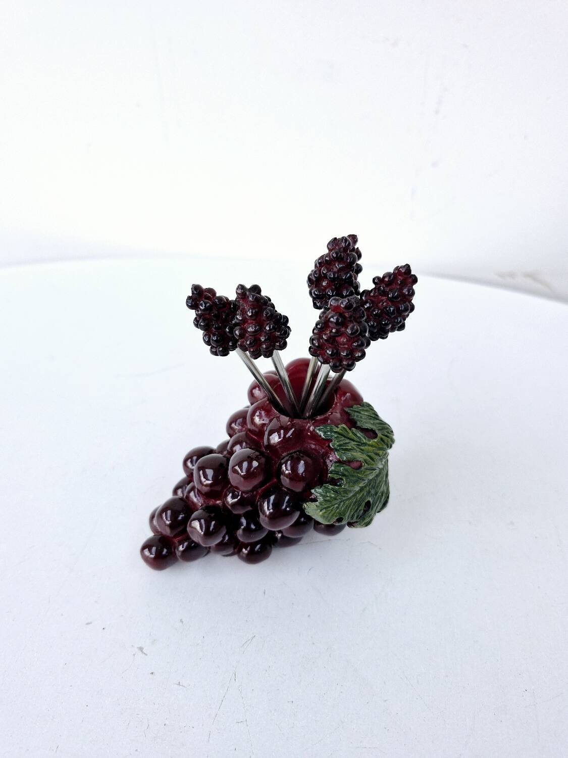 Vintage 80's Spade Holder in the Shape of a Bunch of Grapes