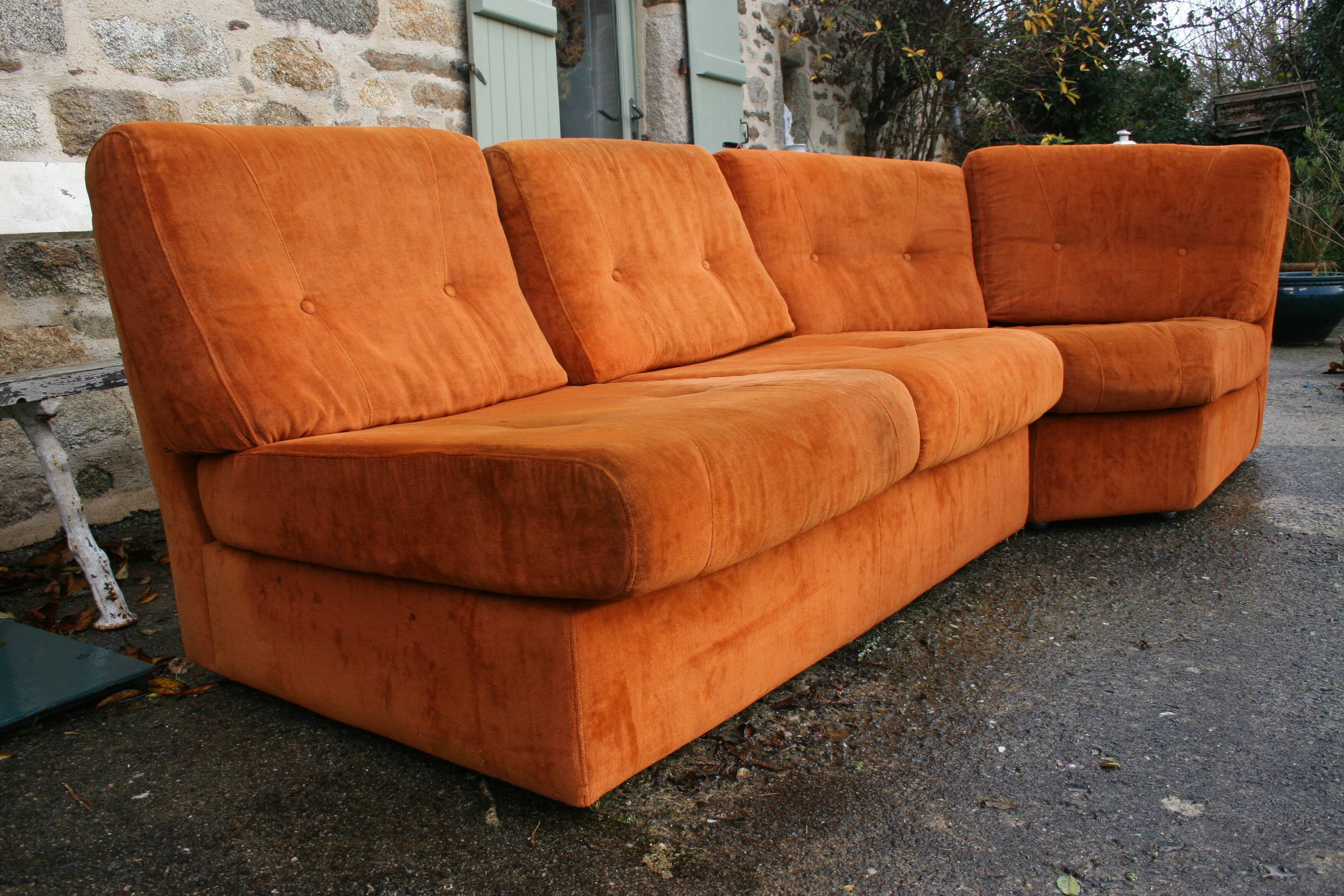 Canapé modulable design italien en velours orange brulée