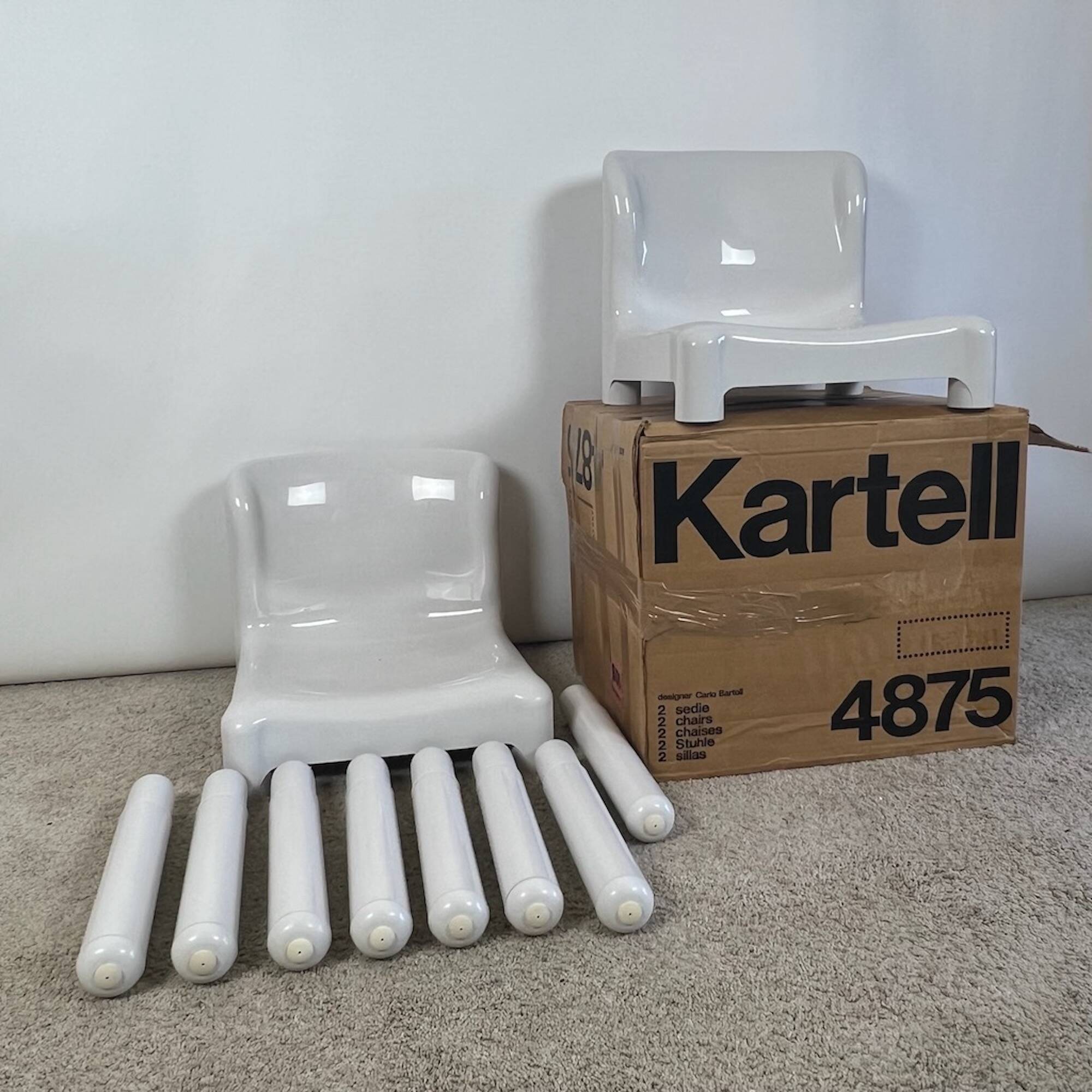 Pair of Glossy White Chairs Kartell 4875 by Carlo Bartoli, 1980s