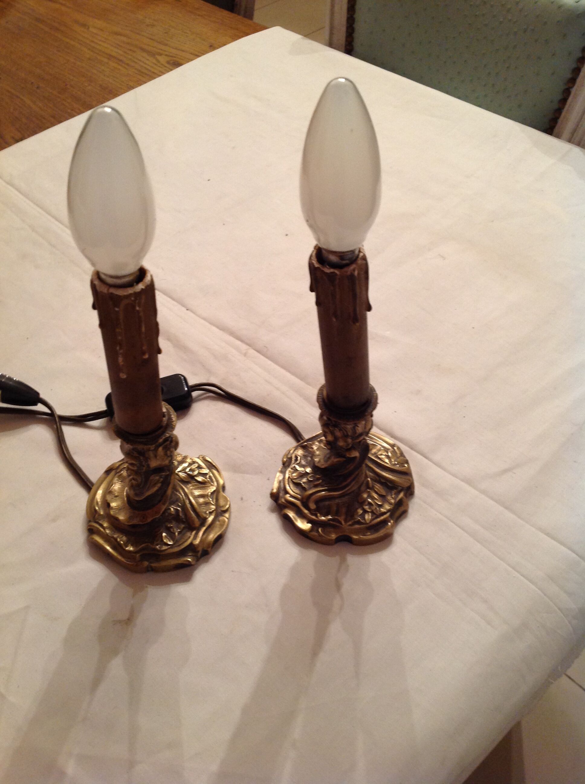 Pair of bronze bedside lamp, 19th