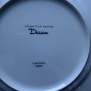 Assiettes à dessert porcelaine Daum et plat assorti