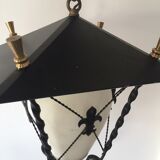 Lanterne en fer forgé opaline et laiton