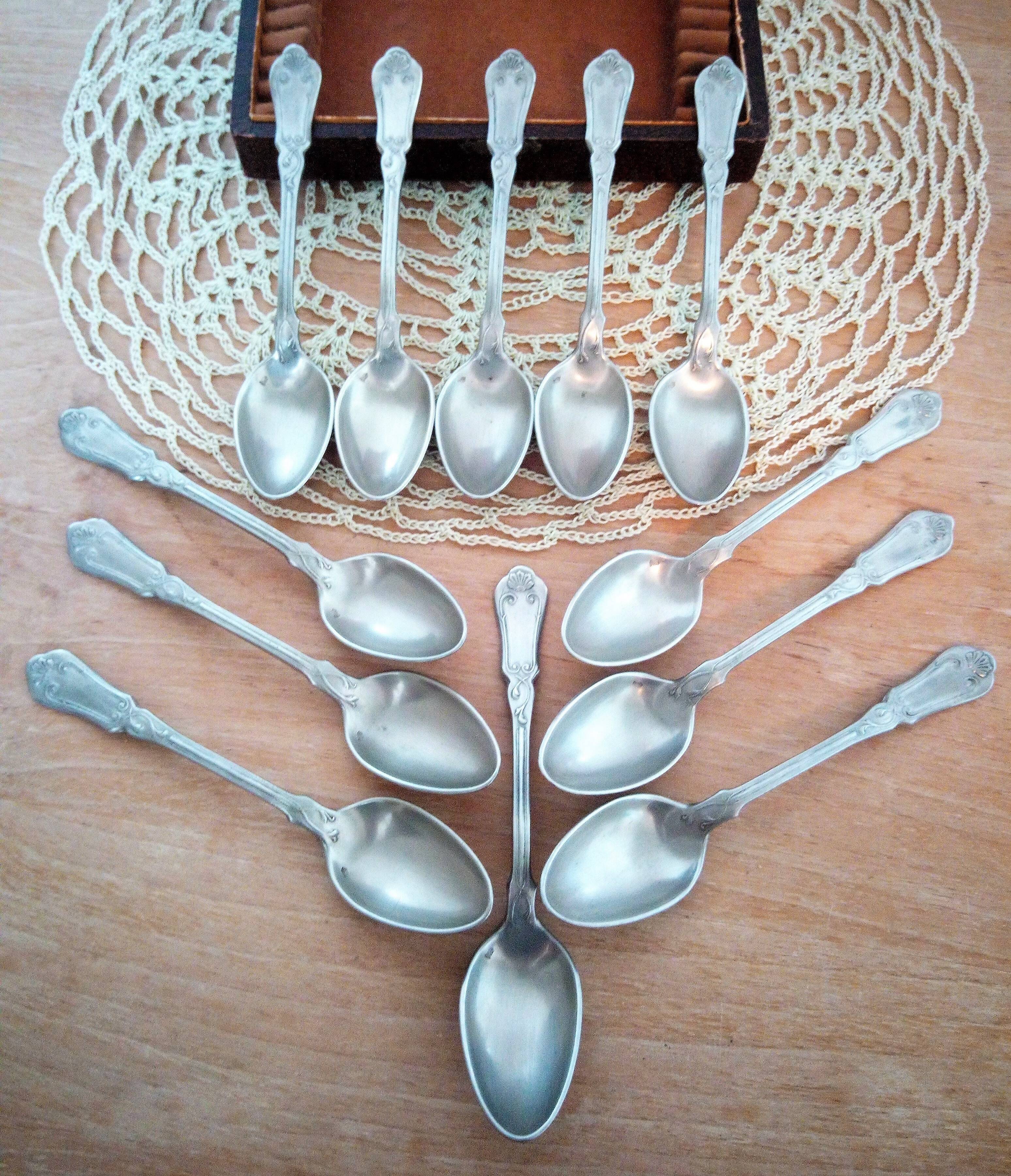 Box 12 small spoons