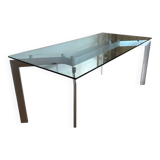 Metra Seccose table, design by Makio Hasuike