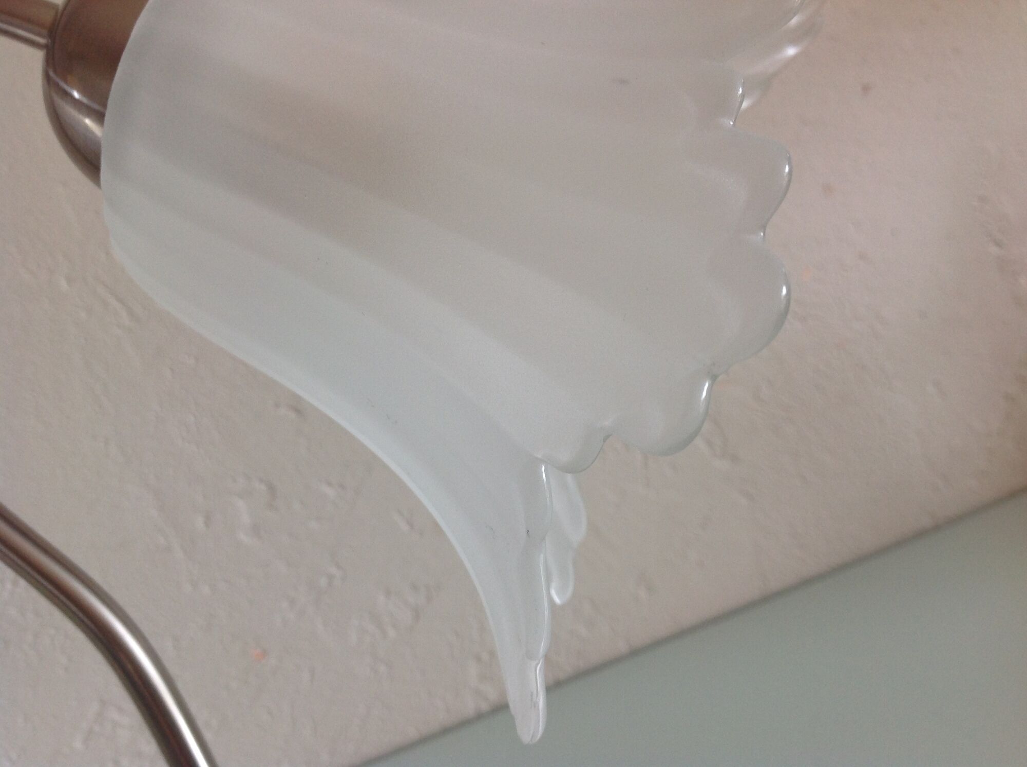 Bedside lamp in metal and frosted glass art deco style
