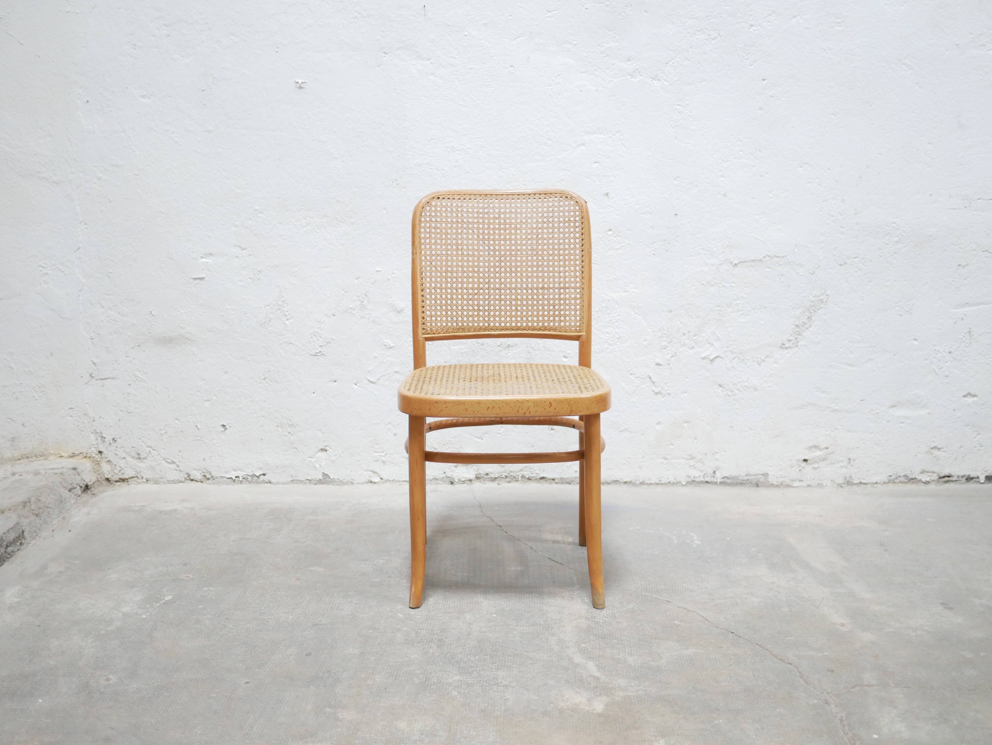 Chaise cannée vintage par J. Hoffmann, éditions Thonet