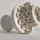 Lampe de table en céramique blanche avec motif floral, Italie années 1960