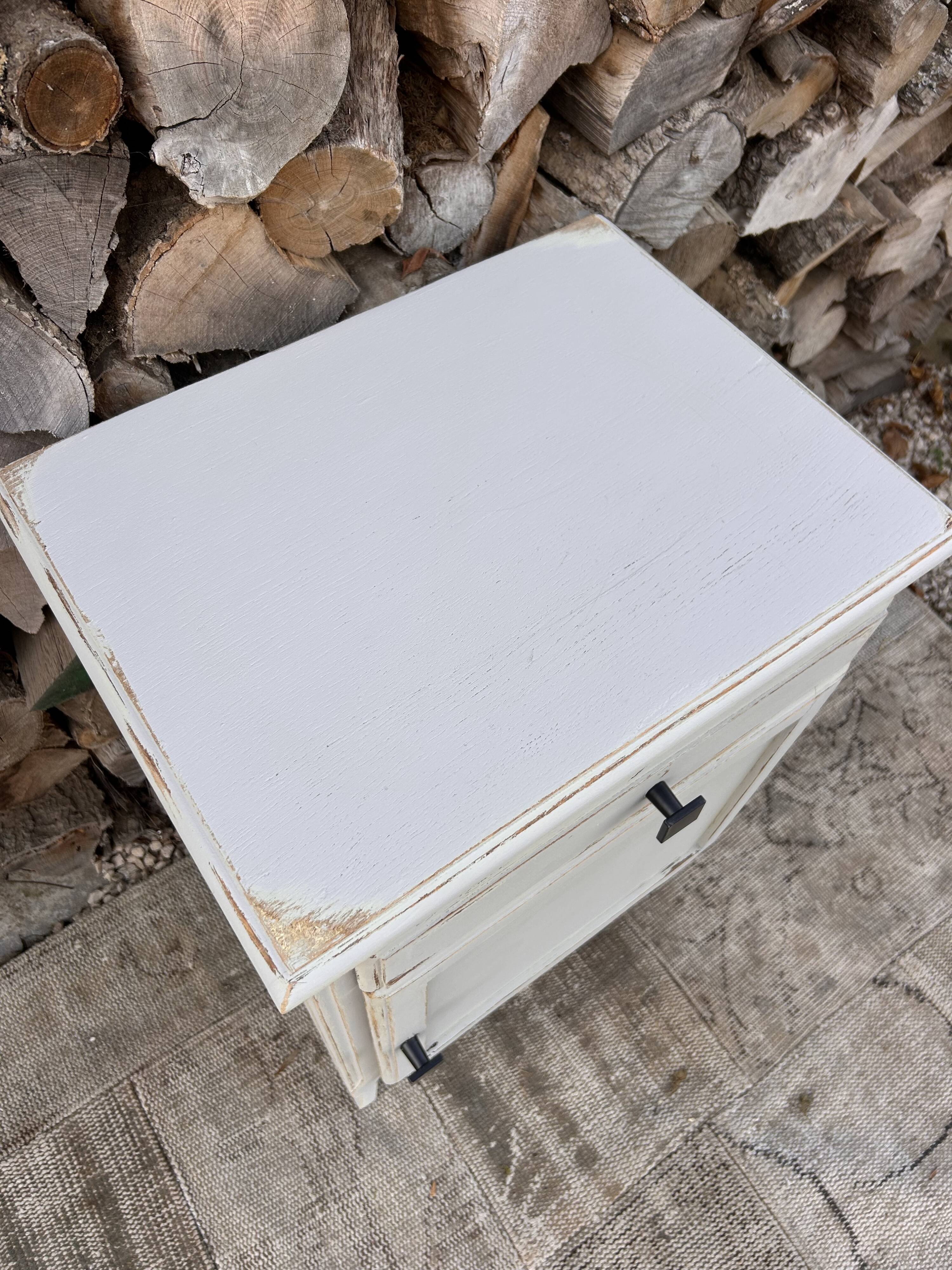 Meuble de rangement ancien rénové