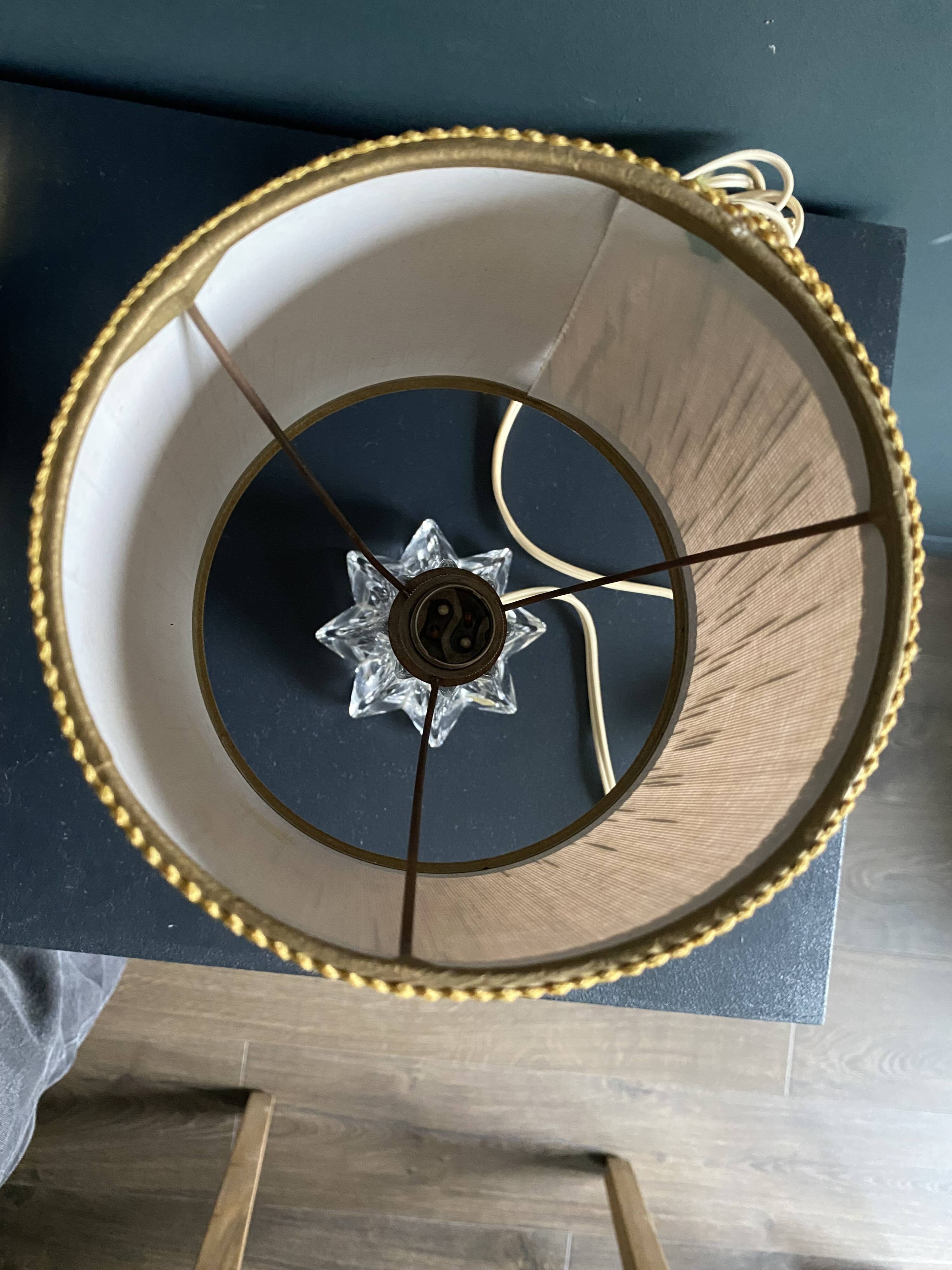 Lampe en cristal Vannes France -Pied sculpté avec étiquette d'origine