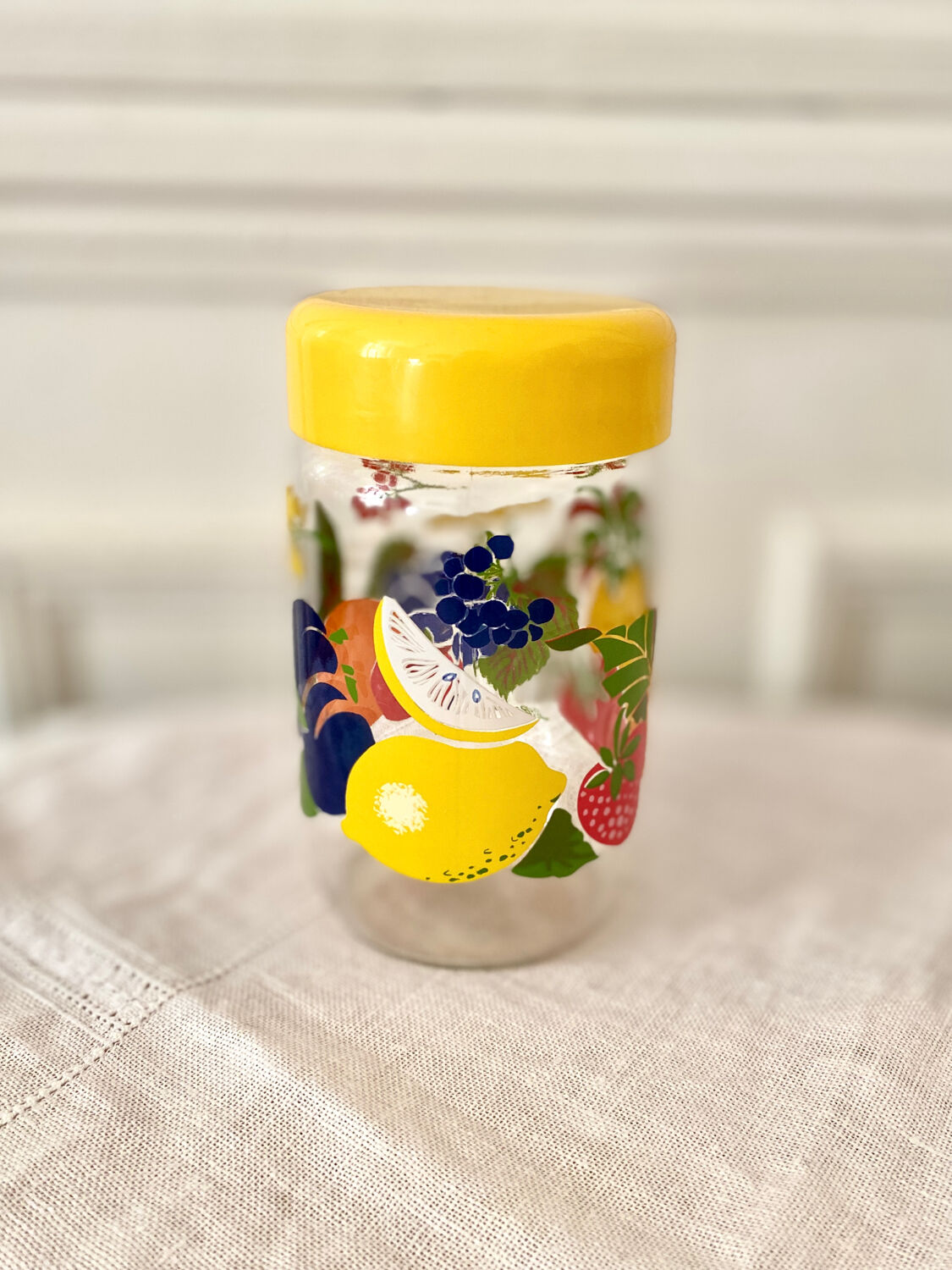 Glass jars The Perfect 70's vintage fruit décor