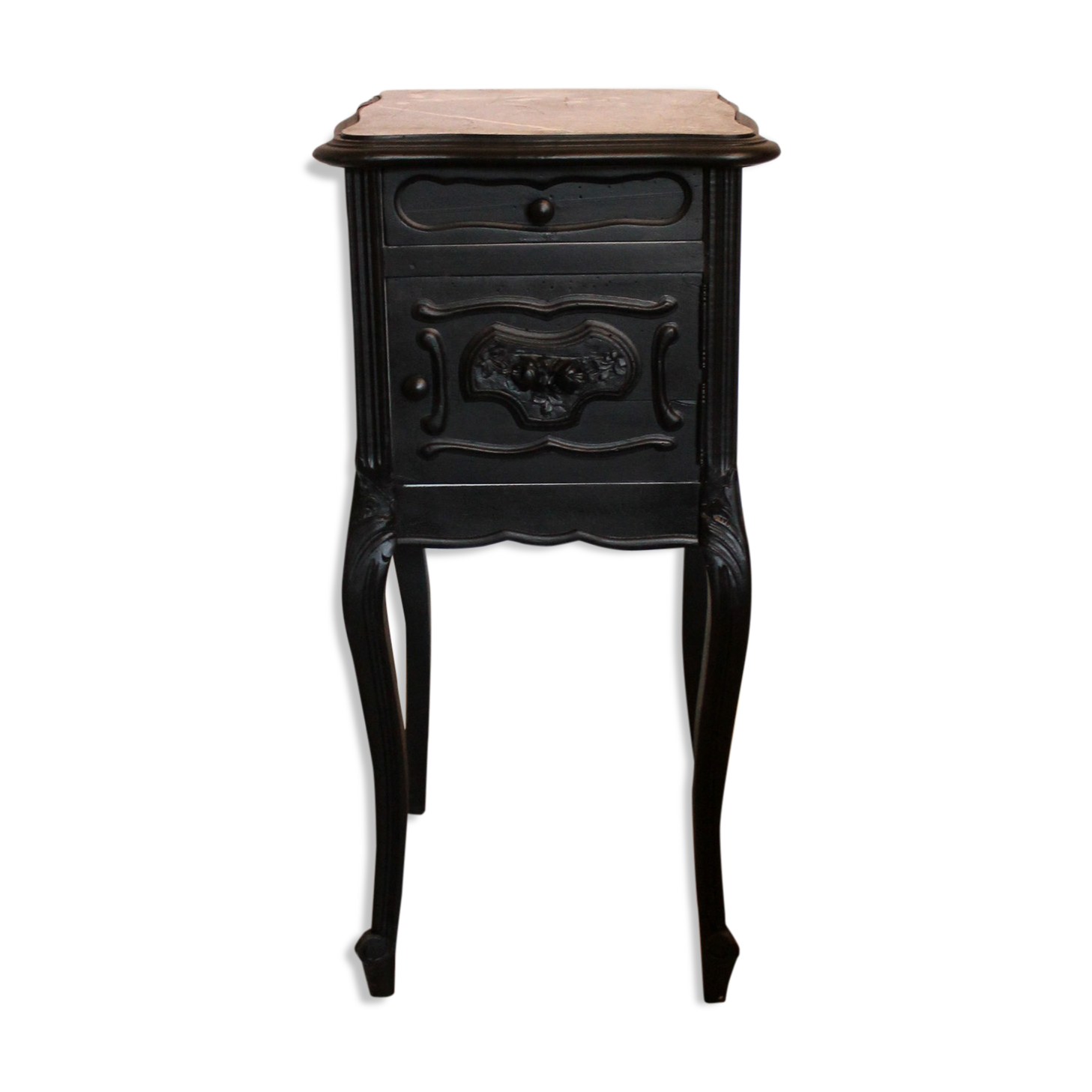 Table de chevet Louis XV patinée noire