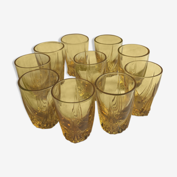 Ensemble de 10 verres à liqueur anciens