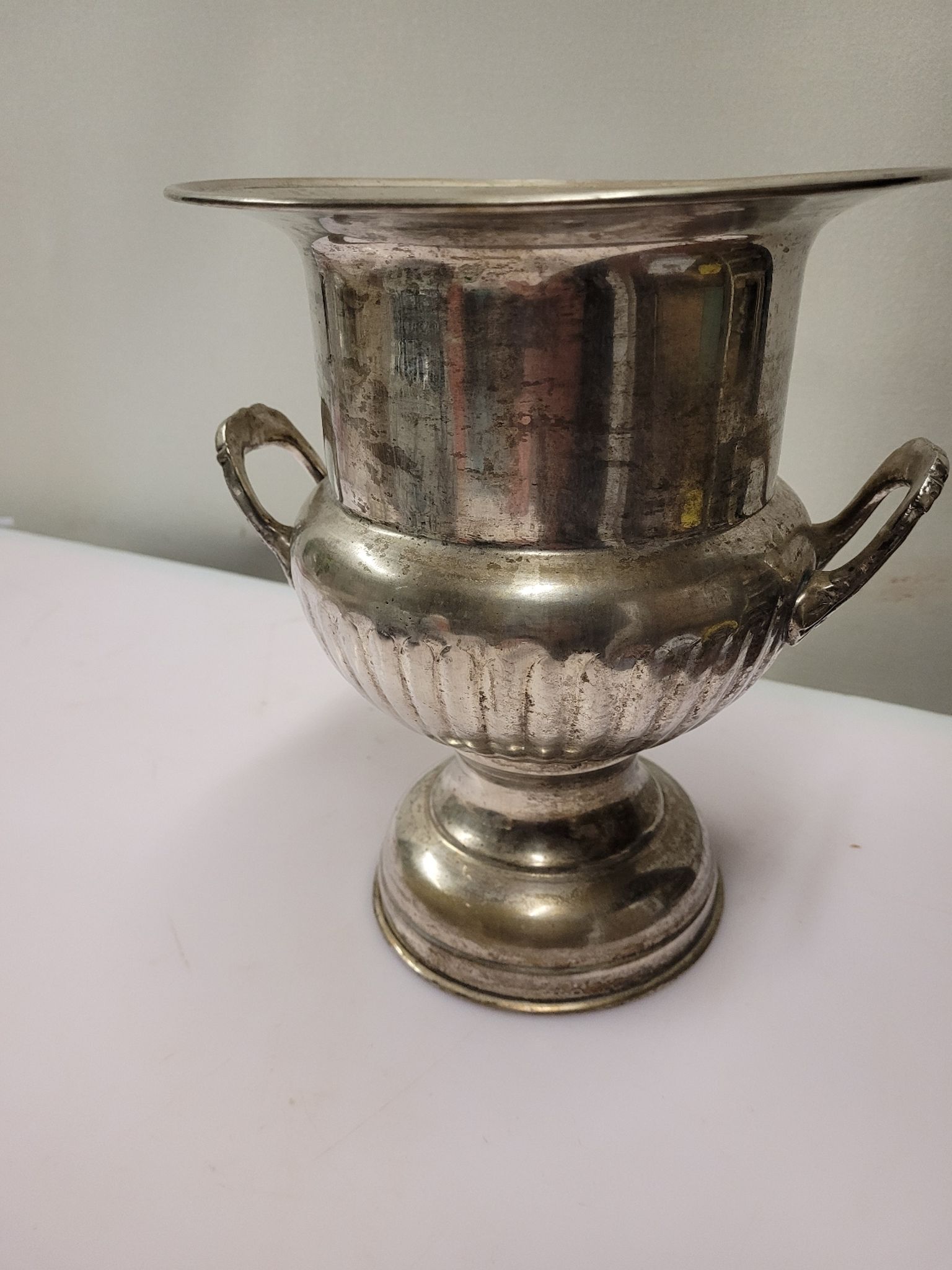 Antique champagne bucket in silver metal medicis shape