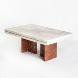 Table basse ou table d'appoint vintage. Marbre. France, années 60.