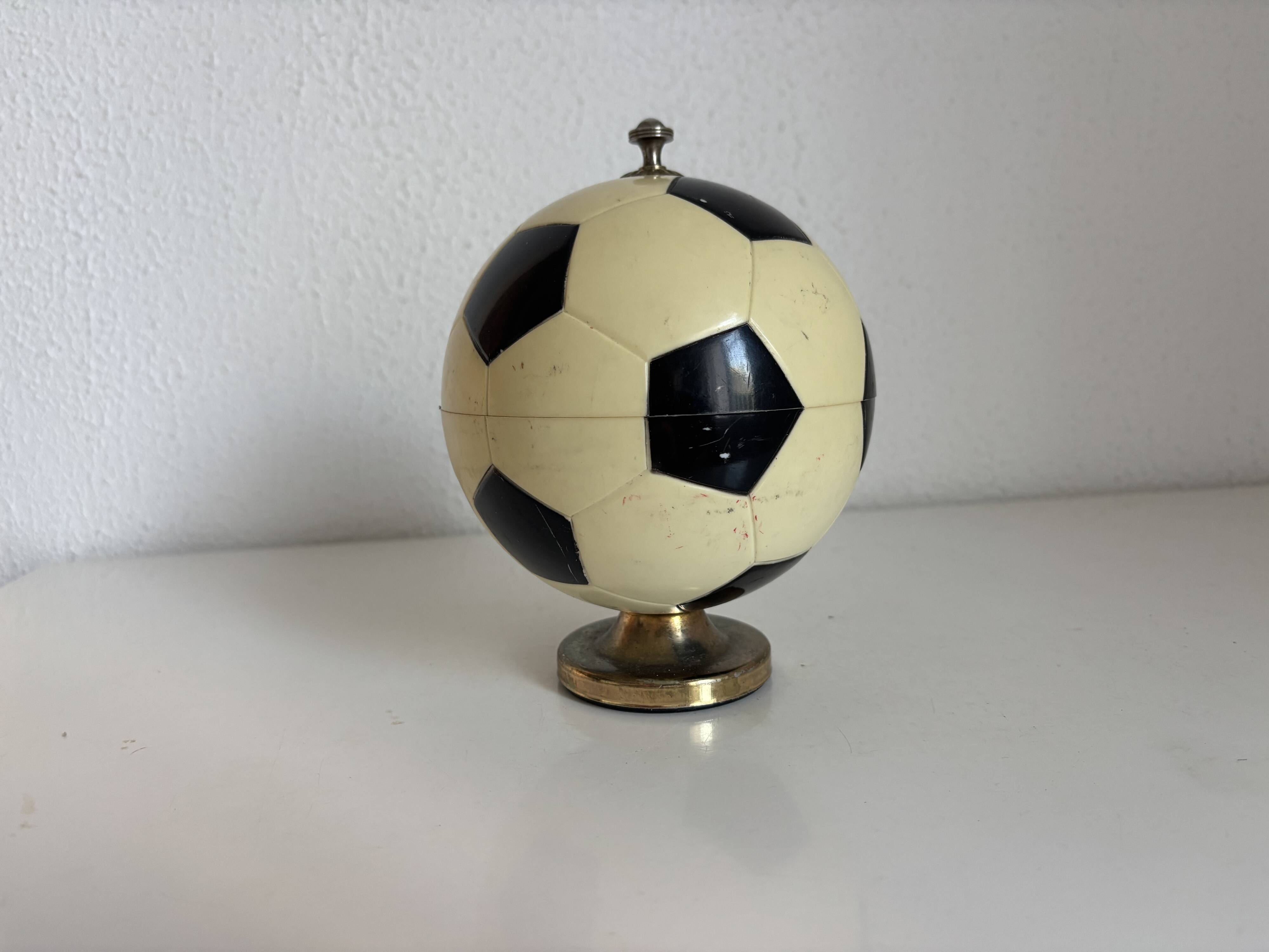 Porte-cigarettes vintage 1960 ballon football distributeur boîte - 16 cm