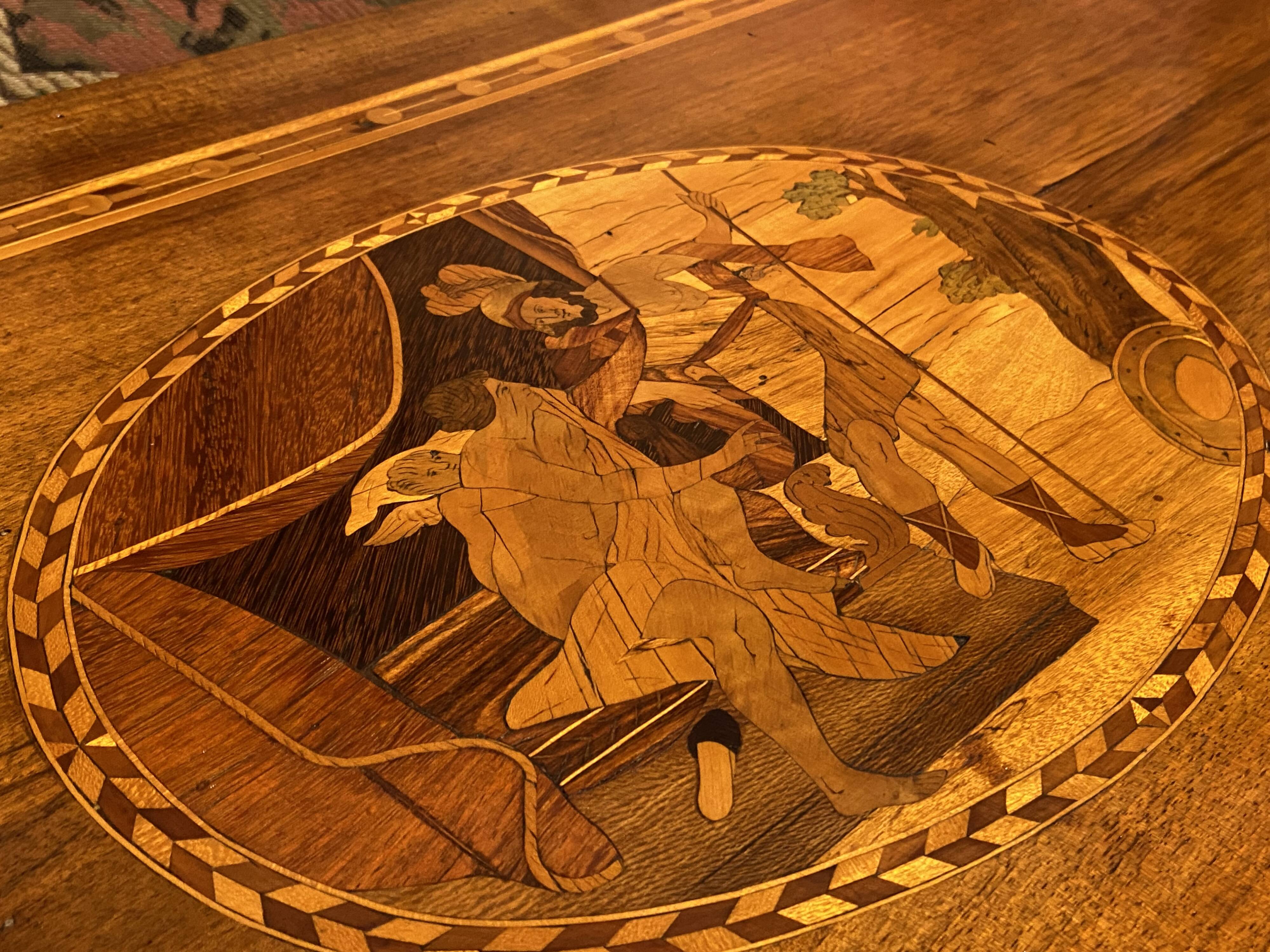 Large Louis XVI chest of drawers with 3 drawers, marquetry decoration depicting an antique scene from the late 18th century.