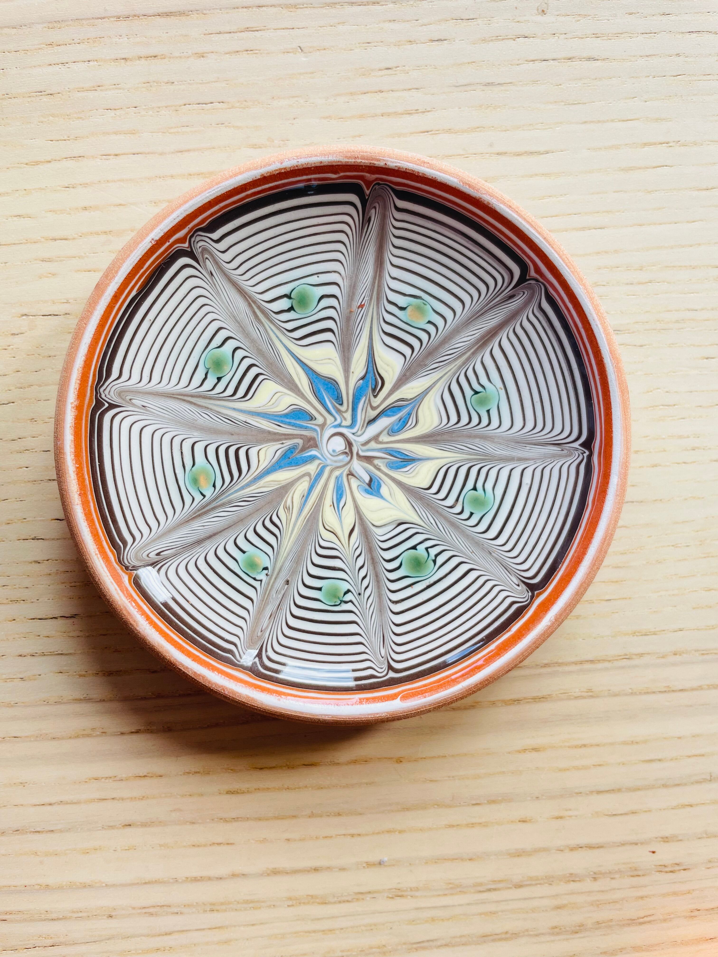 Romanian handicraft ceramic plate