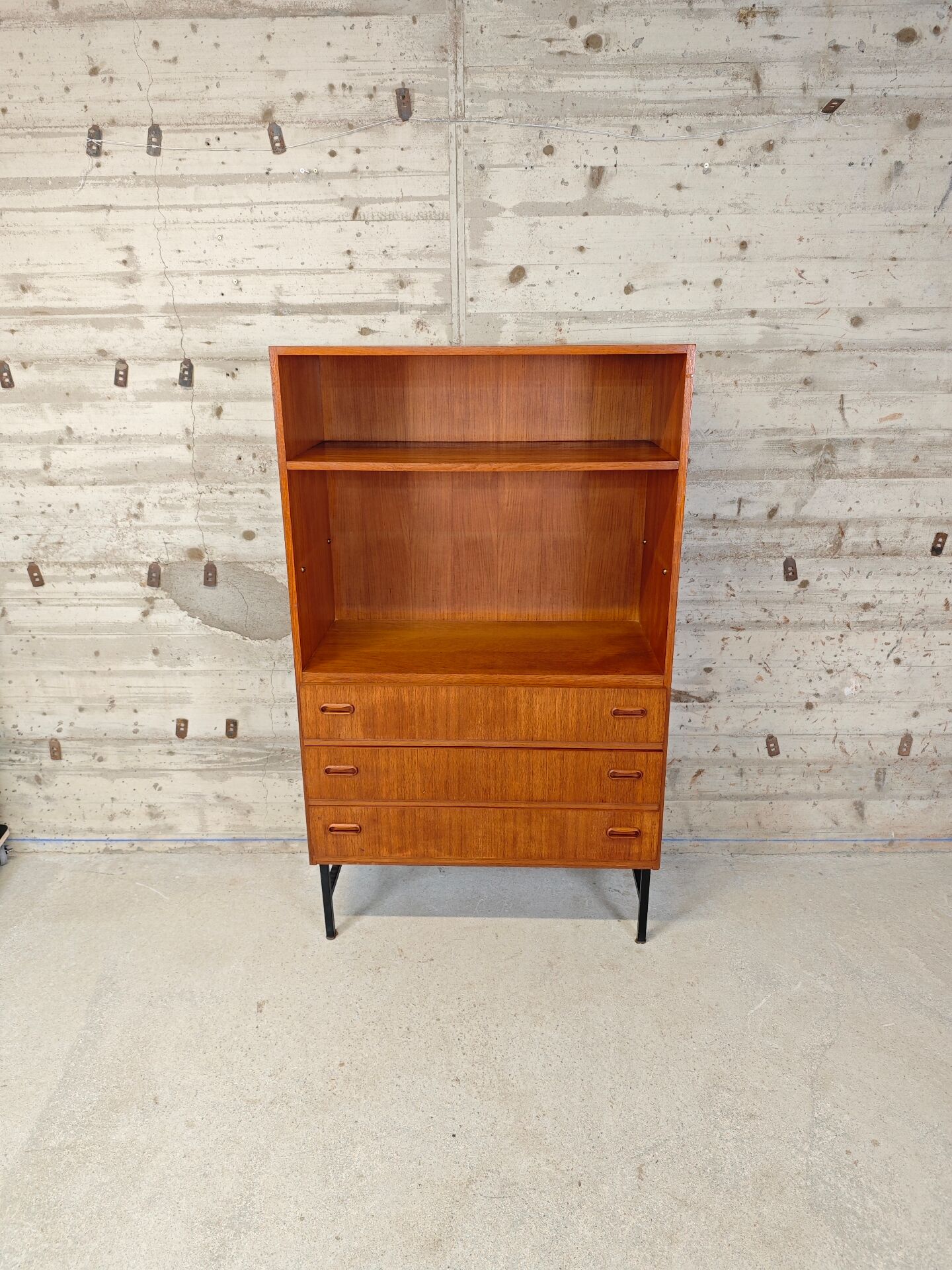 Vintage library