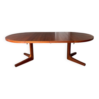 Grande table extensible en teck Dyrlund
