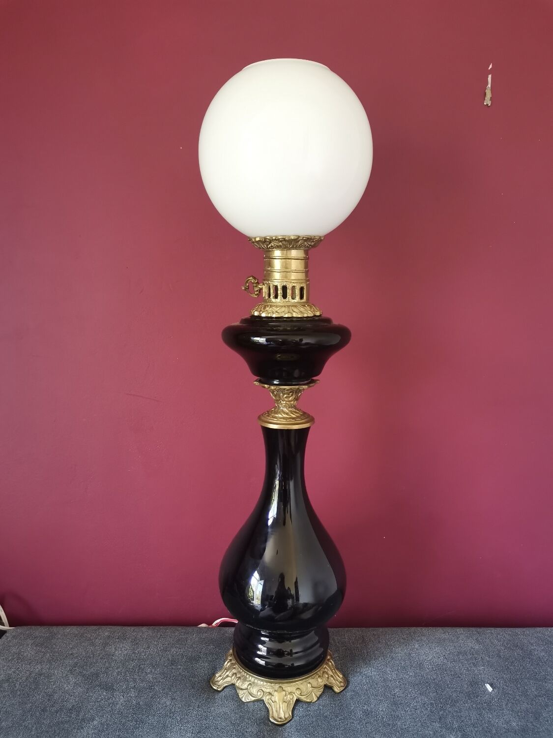 Old kerosene lamp Napoleon III