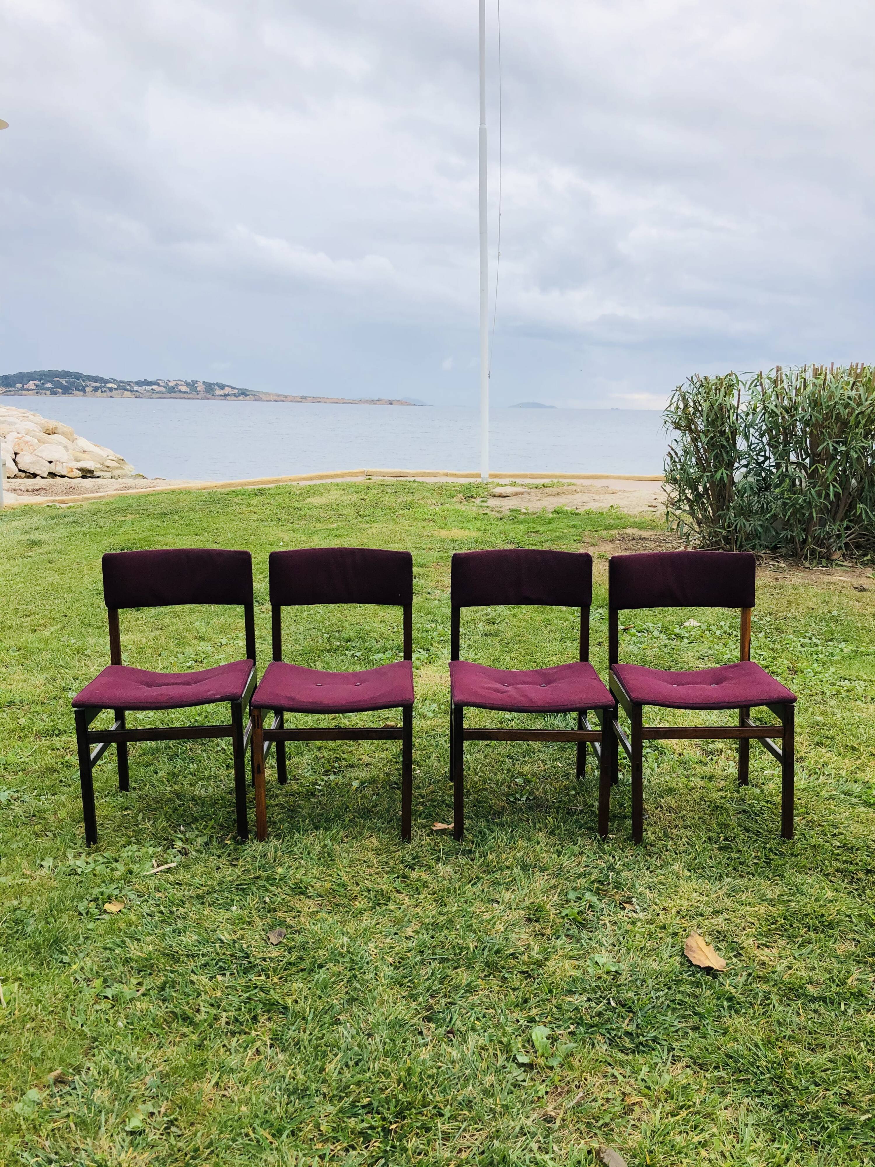 Chaises pourpres en palissandre de Roche Bobois 1970