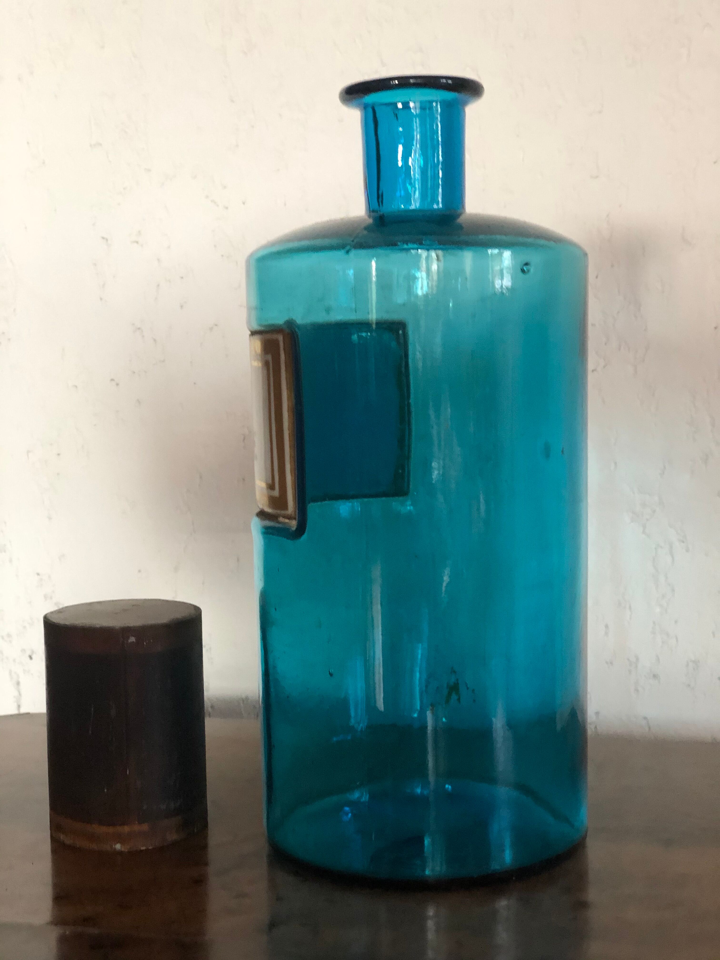 Napoleon III style pharmacy pot