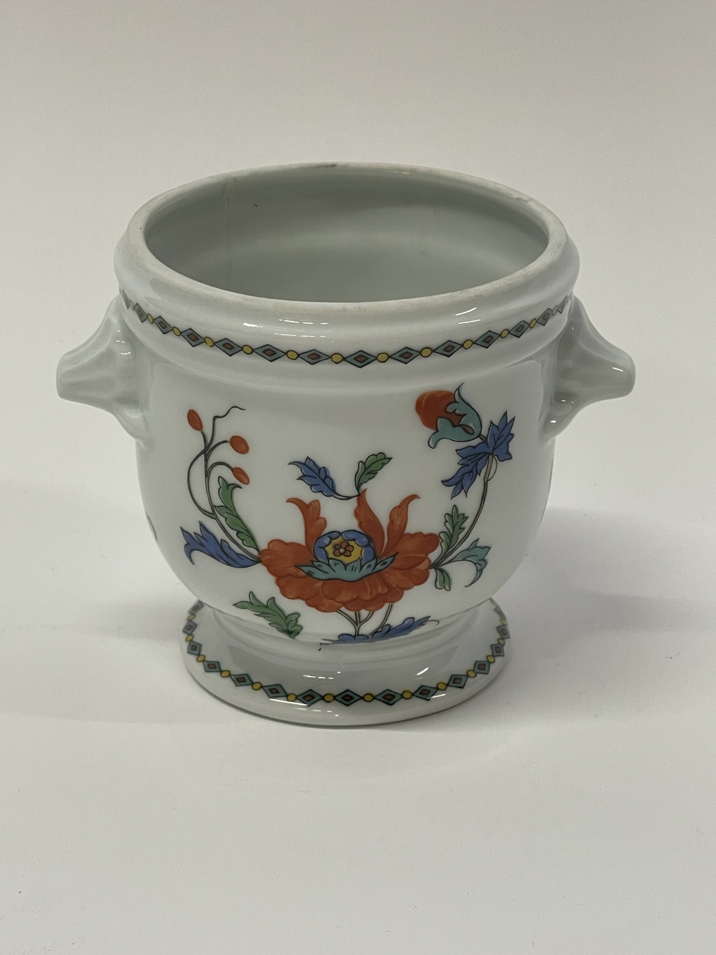 Service de table en porcelaine de Paris modèle décor Pavot, 21 pièces