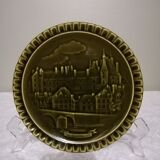 Plate in slip Gien decoration " castle of Gien "