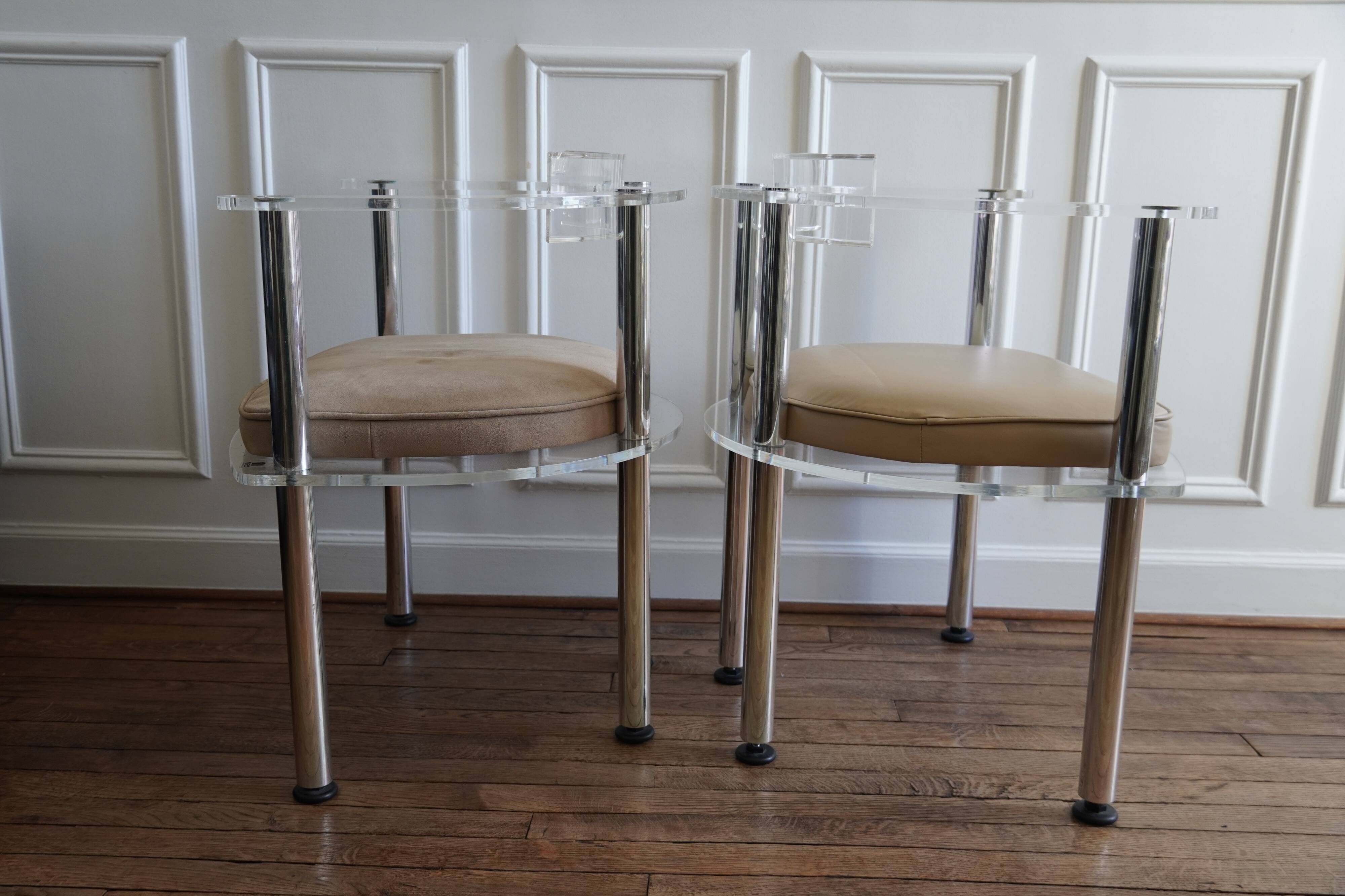 Pair of lucite Clubchair armchairs – Marais International