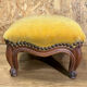 Ancien repose pied bois tissu velours ocre tabouret style Louis XV vintage