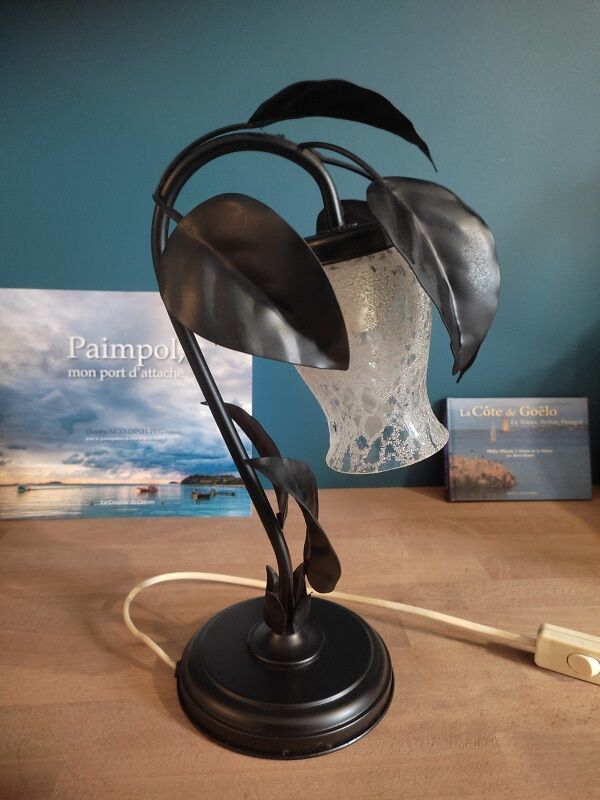 Bedside lamp black metal leaves tulip frosted glass