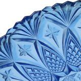 Coupe à fruits en verre pressé bleu, France