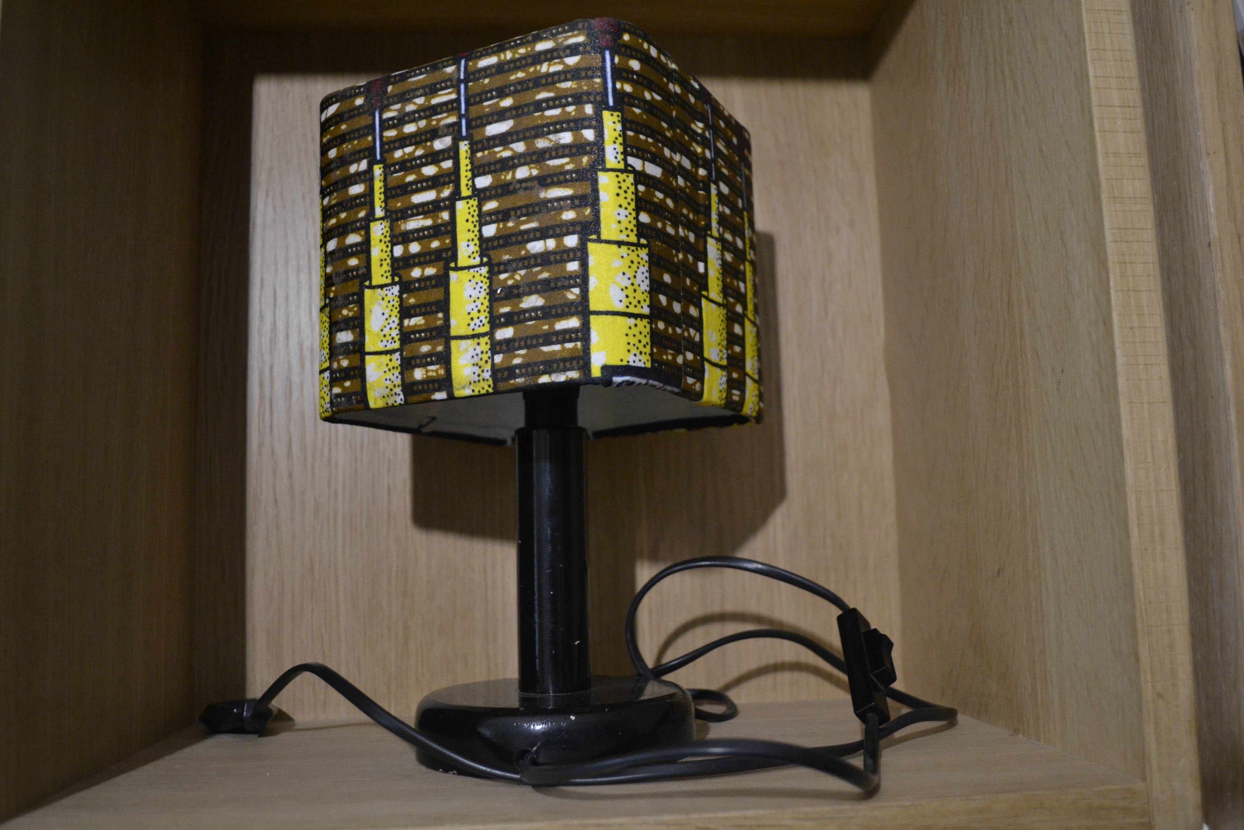 Wood lamp