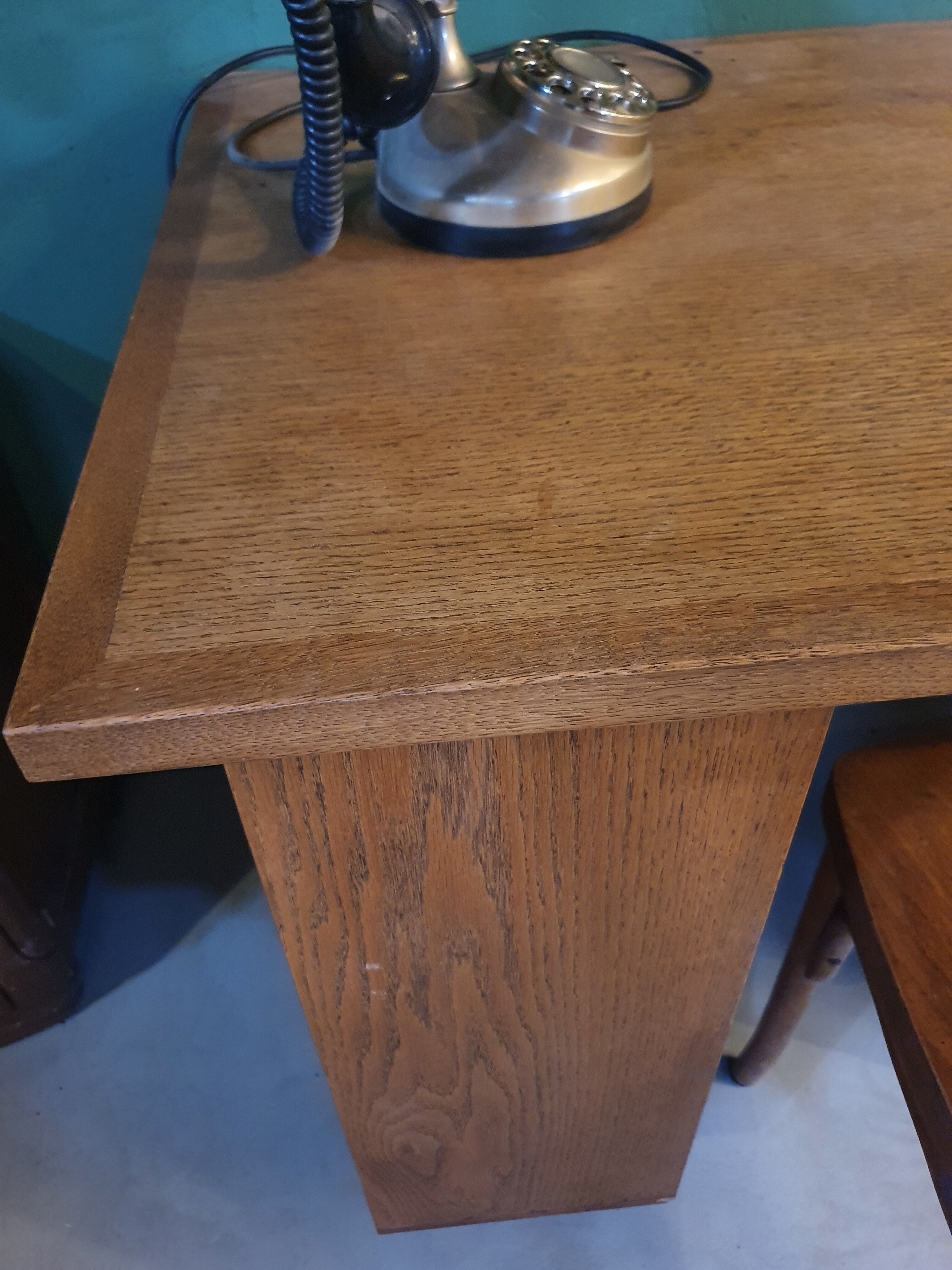 Bureau vintage à tiroirs