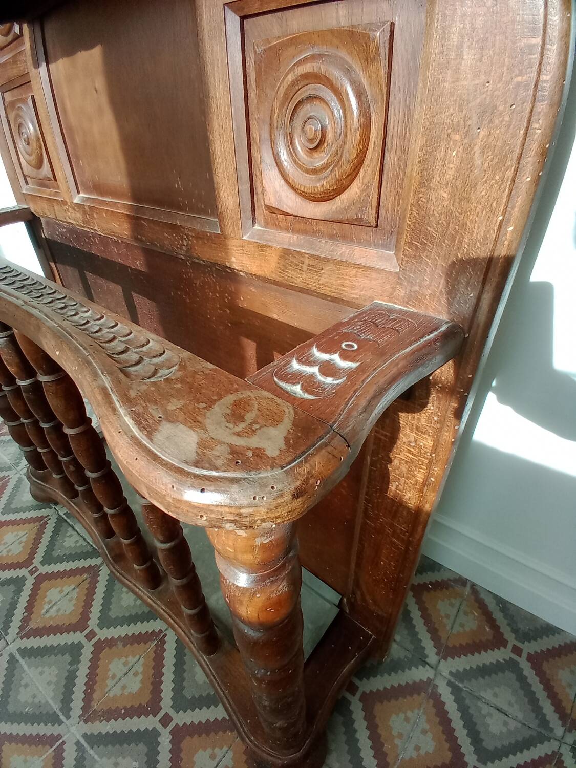 Wooden entrance locker