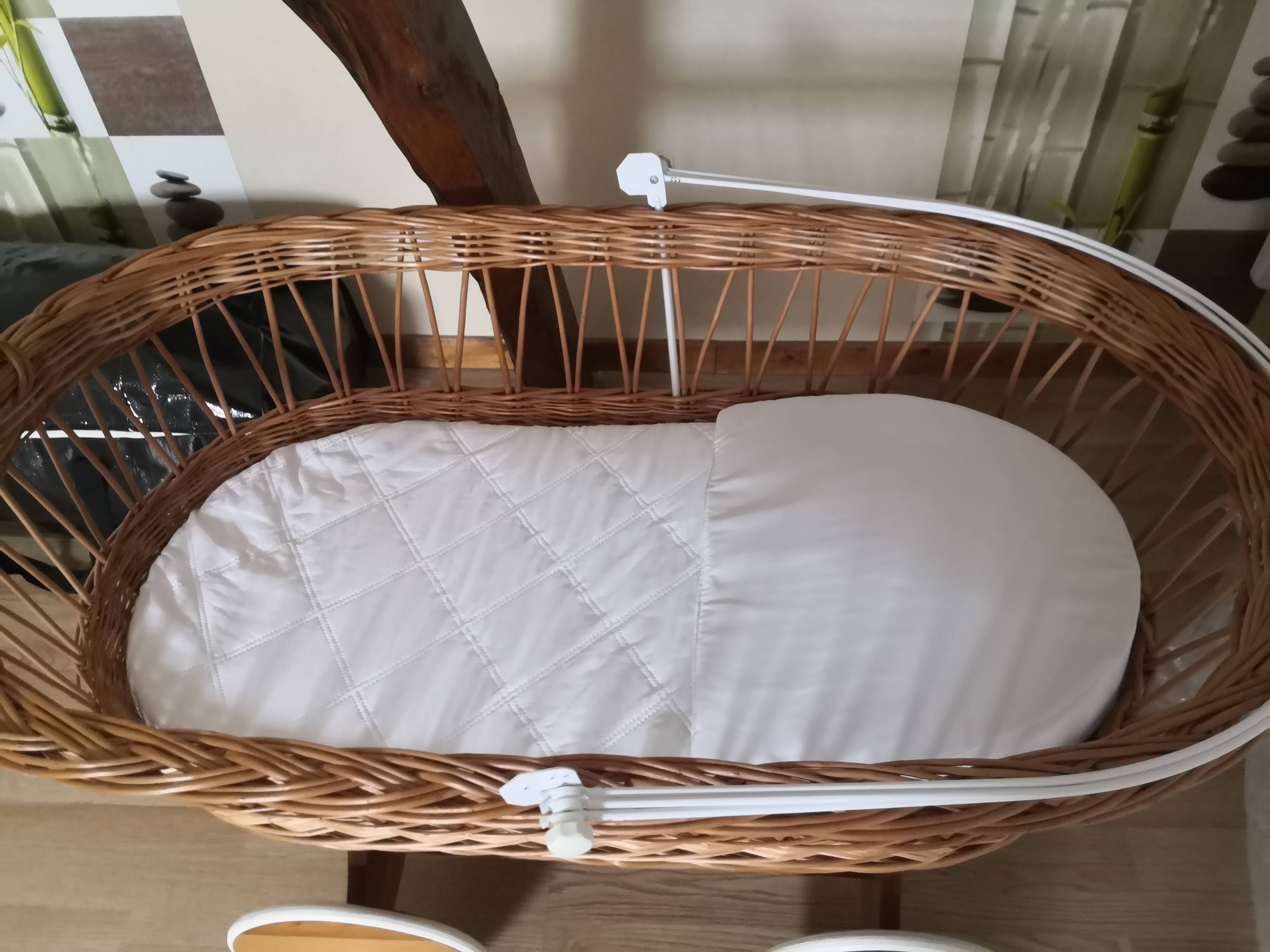 Wicker cradle