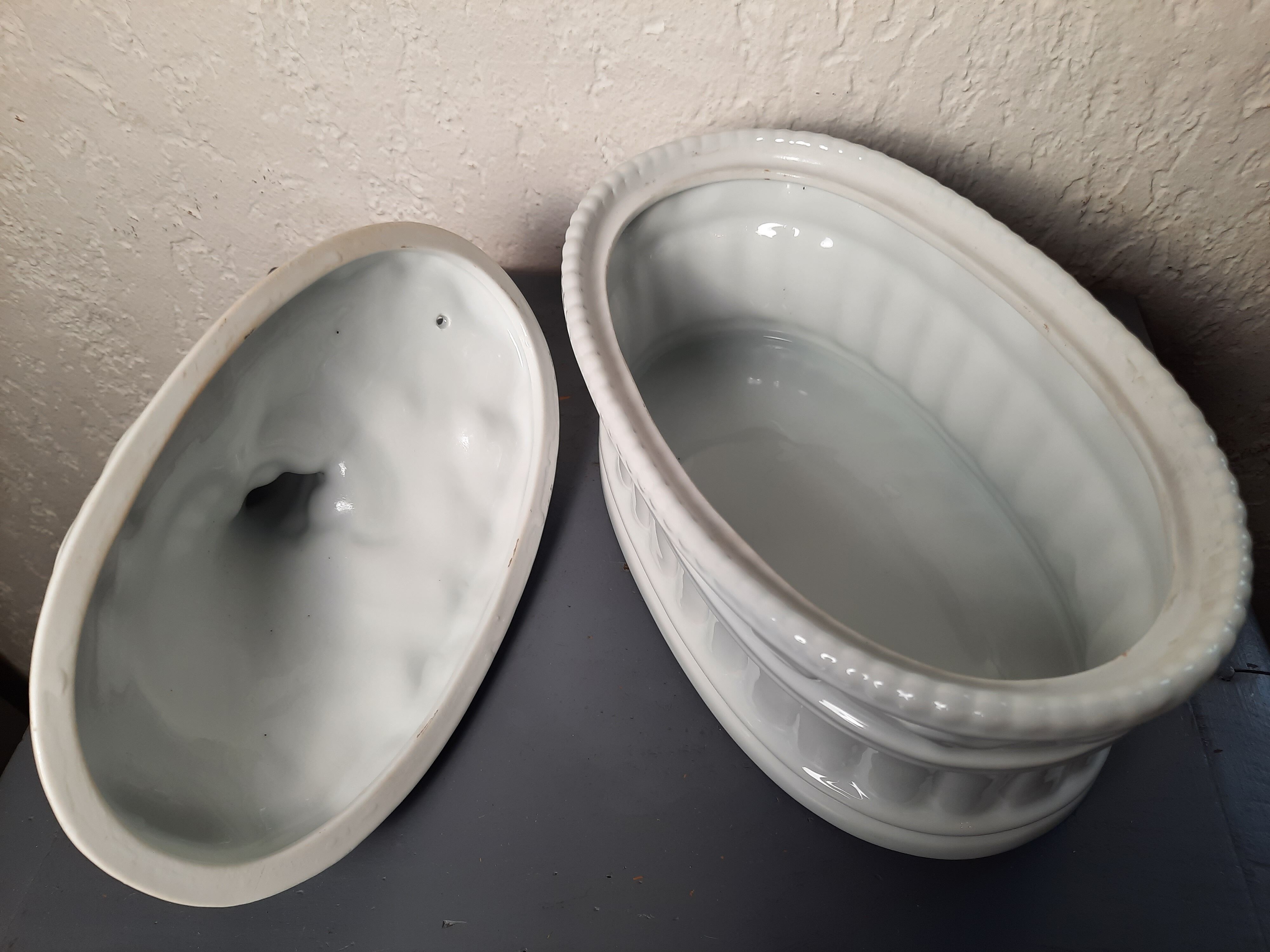 Porcelain volail terrine