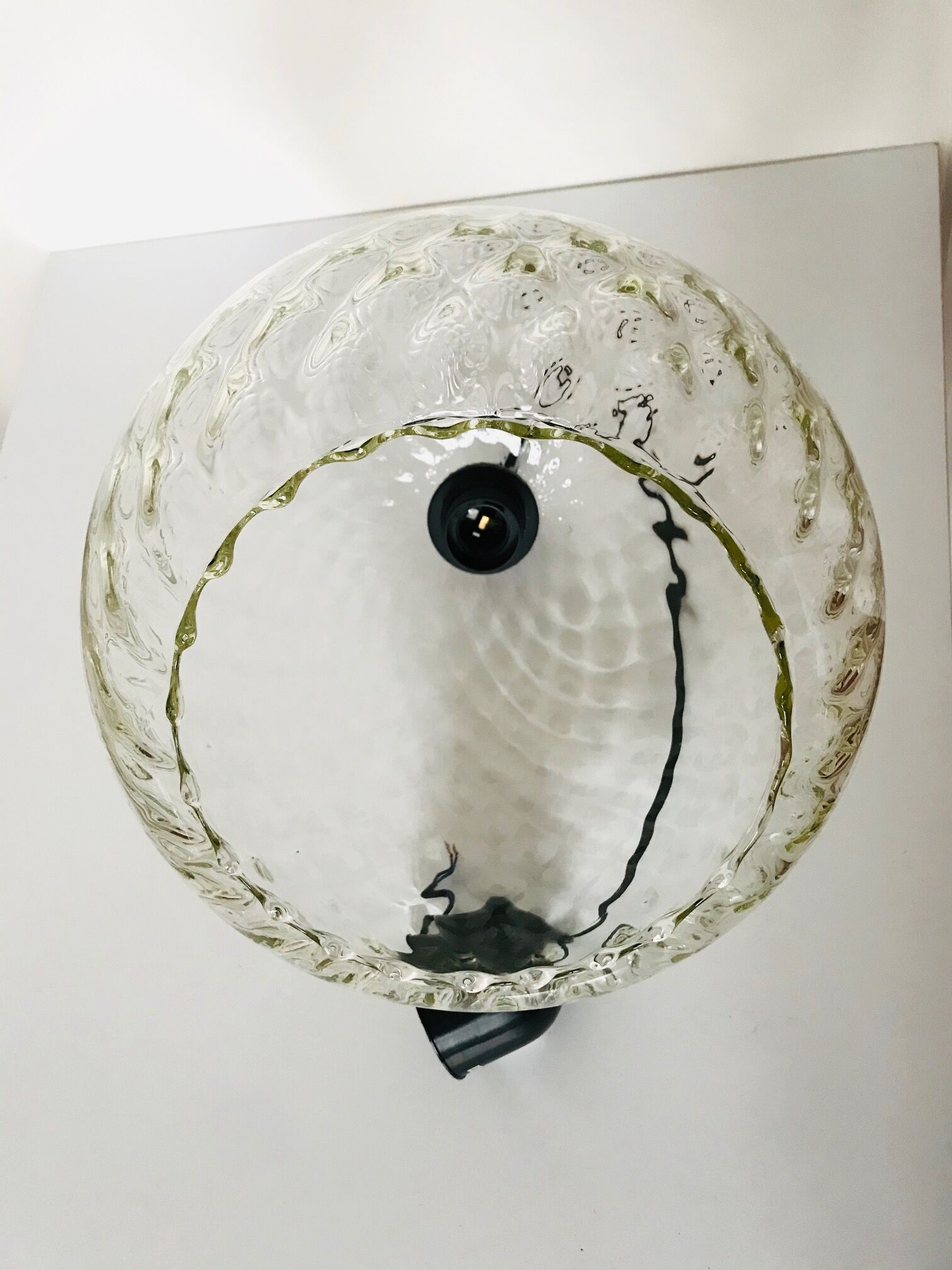 Chiseled glass suspension