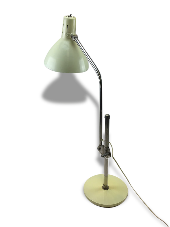 Green-lamp HALA table
