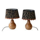 Paire de lampe de chevet en poirier et abat jour léopard