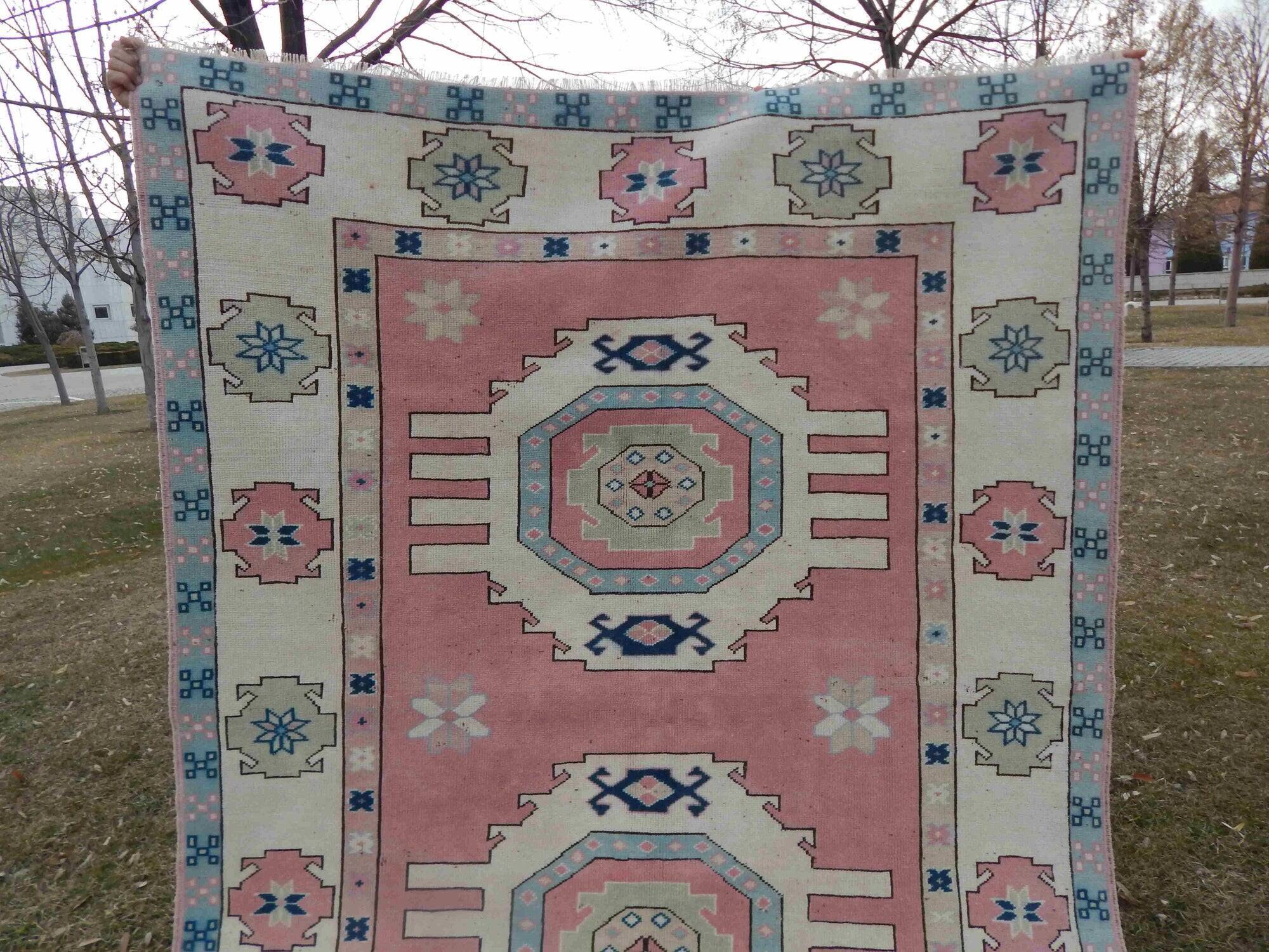 Vintage handmade Turkish rug 175x240 cm
