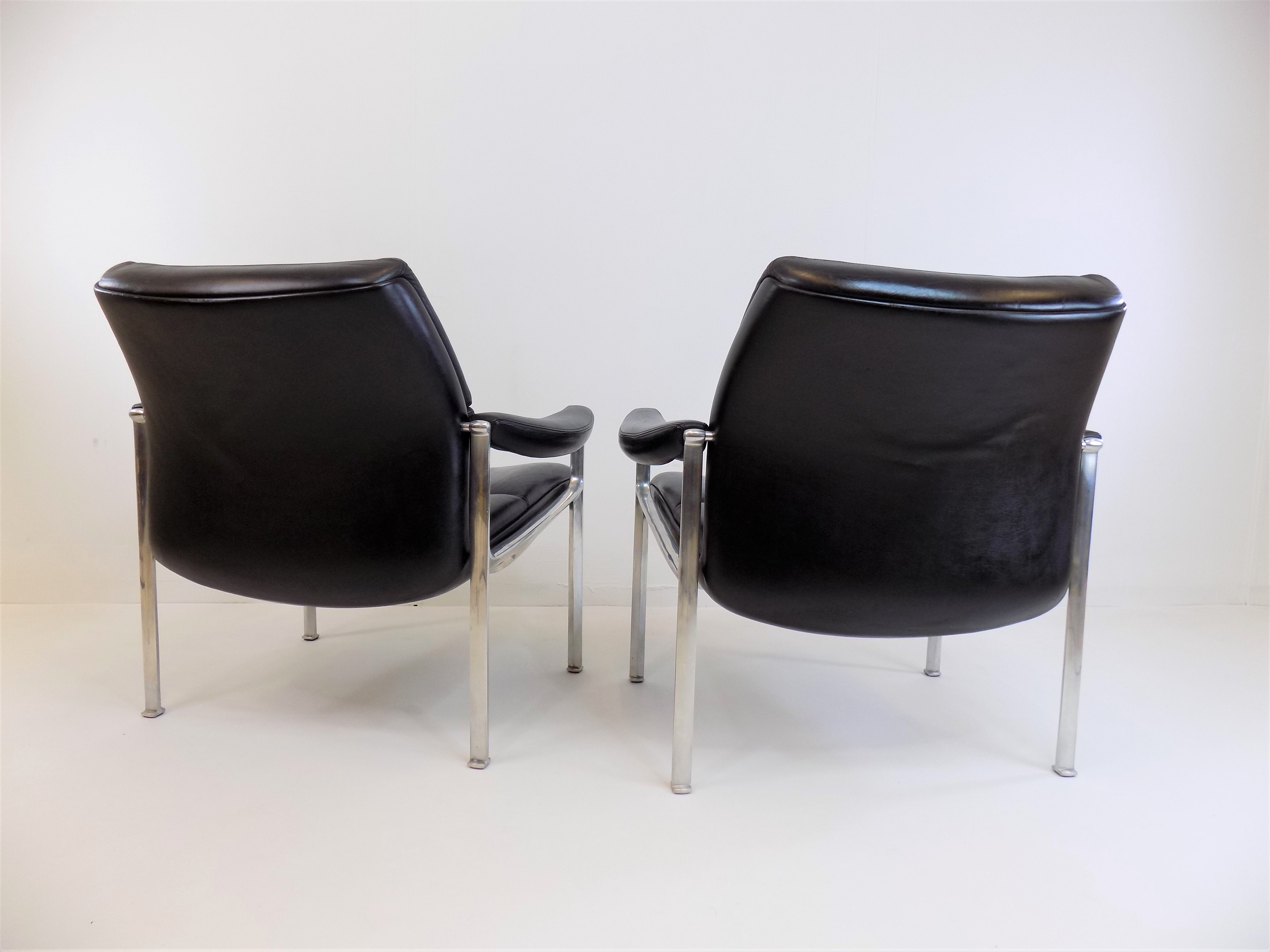Lot de 2 fauteuils en cuir Röder Söhne by Miller Borgsen