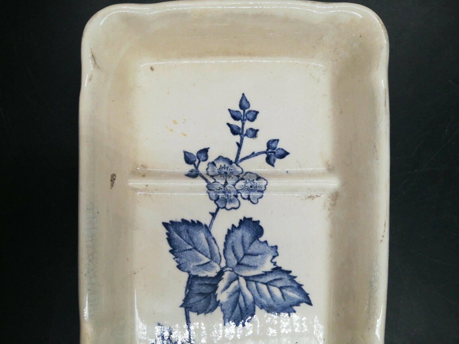 Ramequin model hawk Boch Brothers Keramis. 21 x 10 cm