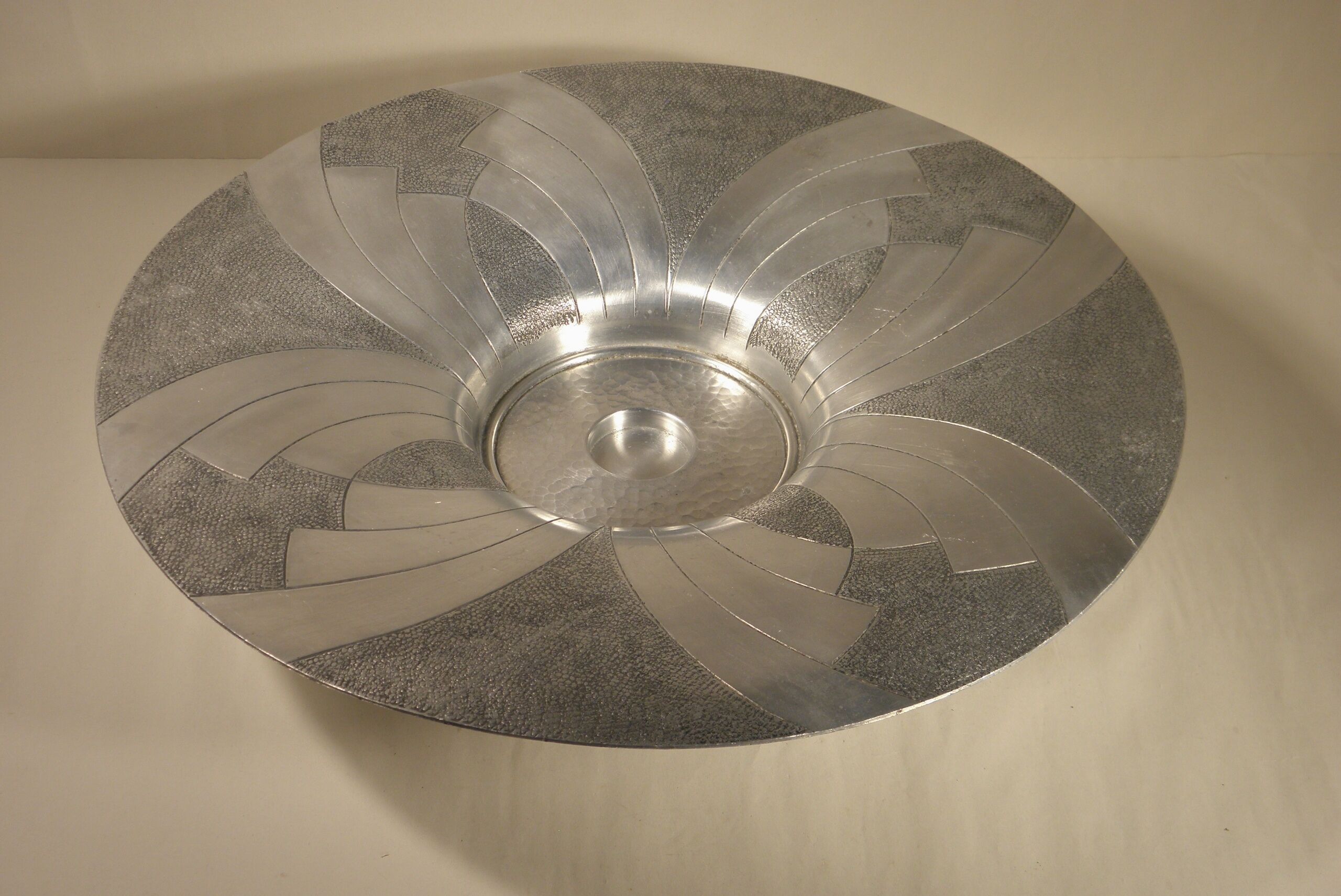 Art deco cup
