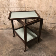 Desserte vintage en bois à roulettes