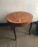 Table basse ronde en marqueterie, pieds galbés style Louis XV