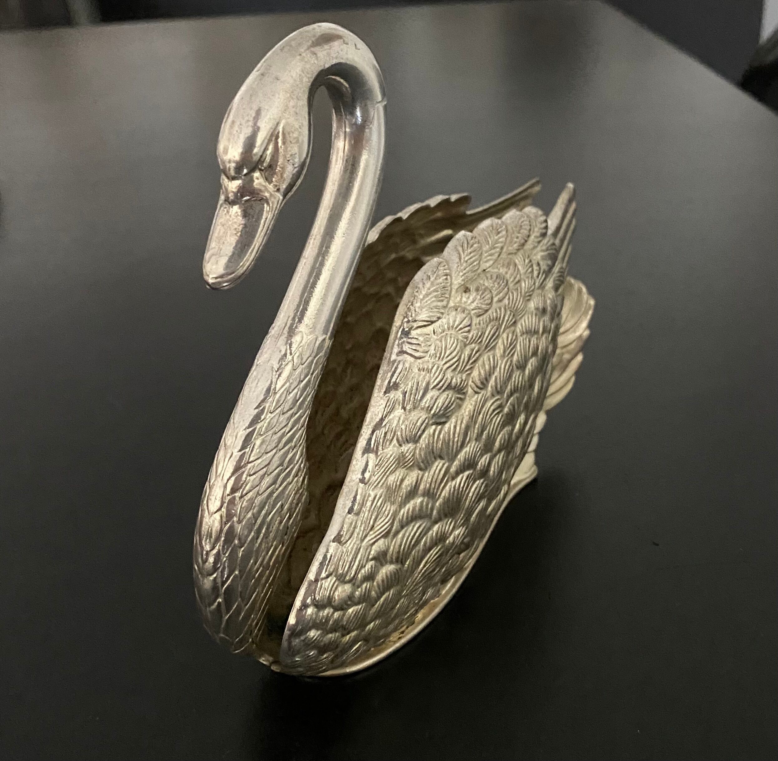 1 letter holder shape swan
